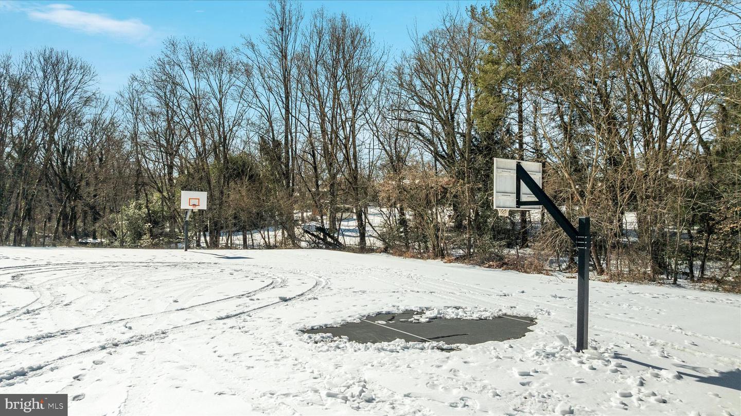 5105 HOLDEN ST, FAIRFAX, Virginia 22032, 4 Bedrooms Bedrooms, ,3 BathroomsBathrooms,Residential,For sale,5105 HOLDEN ST,VAFX2287890 MLS # VAFX2287890