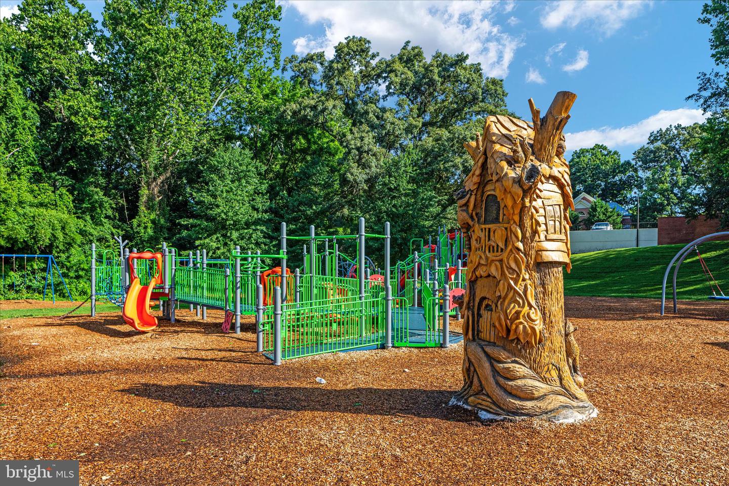 5105 HOLDEN ST, FAIRFAX, Virginia 22032, 4 Bedrooms Bedrooms, ,3 BathroomsBathrooms,Residential,For sale,5105 HOLDEN ST,VAFX2287890 MLS # VAFX2287890