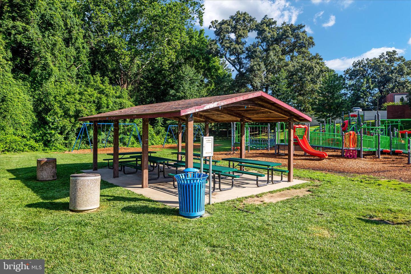 5105 HOLDEN ST, FAIRFAX, Virginia 22032, 4 Bedrooms Bedrooms, ,3 BathroomsBathrooms,Residential,For sale,5105 HOLDEN ST,VAFX2287890 MLS # VAFX2287890