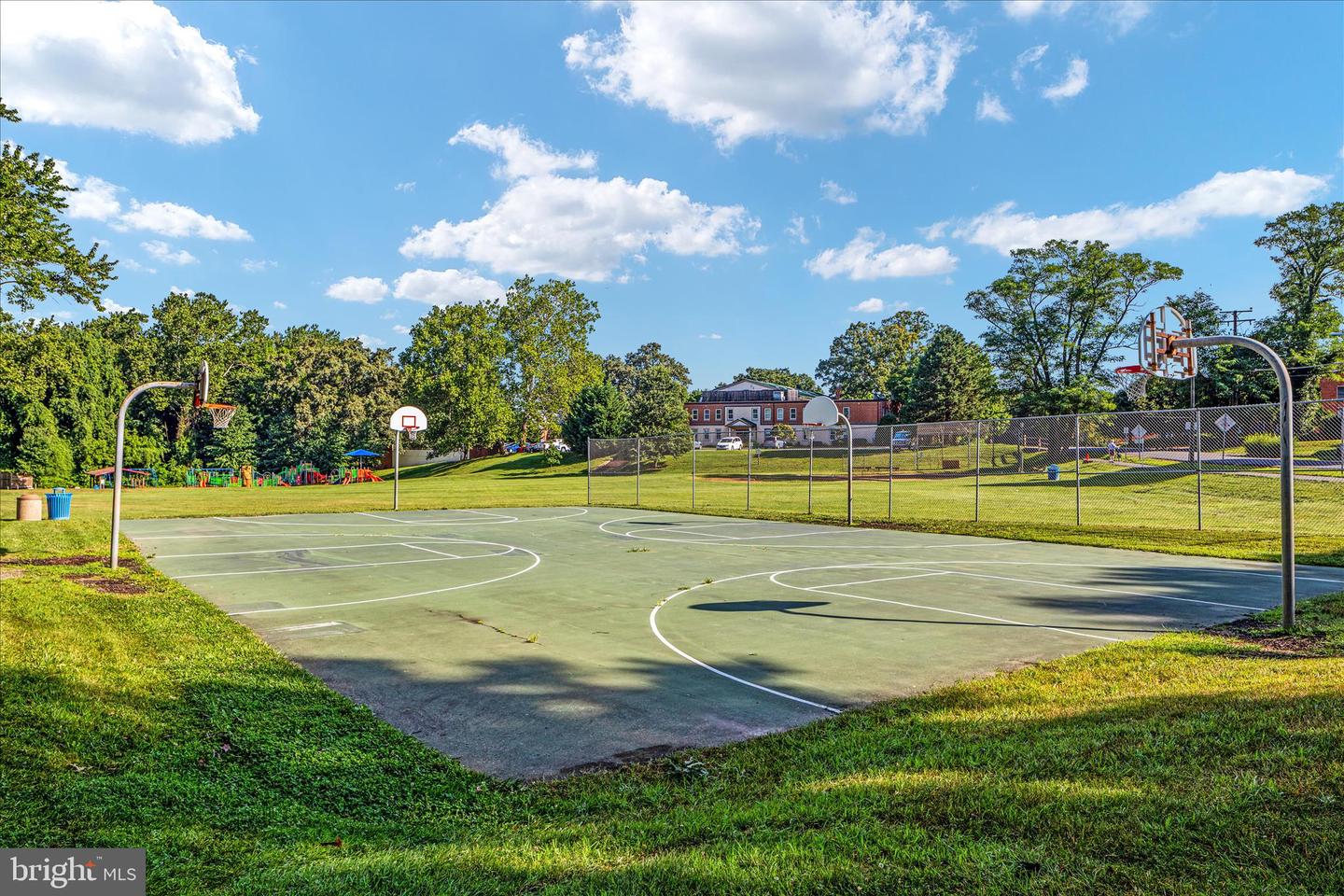 5105 HOLDEN ST, FAIRFAX, Virginia 22032, 4 Bedrooms Bedrooms, ,3 BathroomsBathrooms,Residential,For sale,5105 HOLDEN ST,VAFX2287890 MLS # VAFX2287890