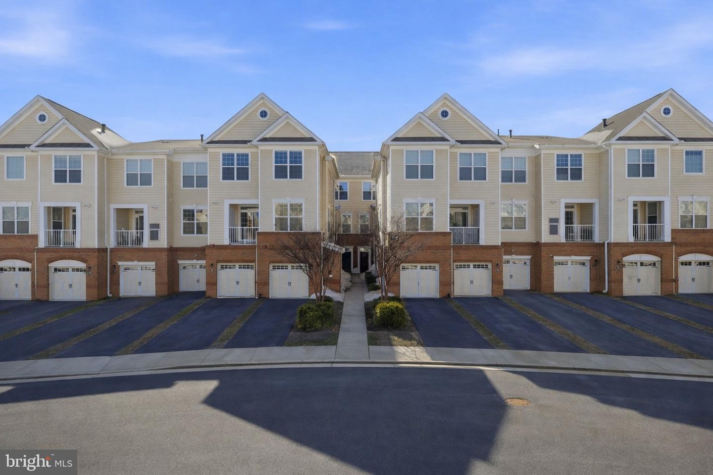 43047 STUARTS GLEN TER #106, ASHBURN, Virginia 20148, 3 Bedrooms Bedrooms, ,2 BathroomsBathrooms,Residential,For sale,43047 STUARTS GLEN TER #106,VALO2114846 MLS # VALO2114846