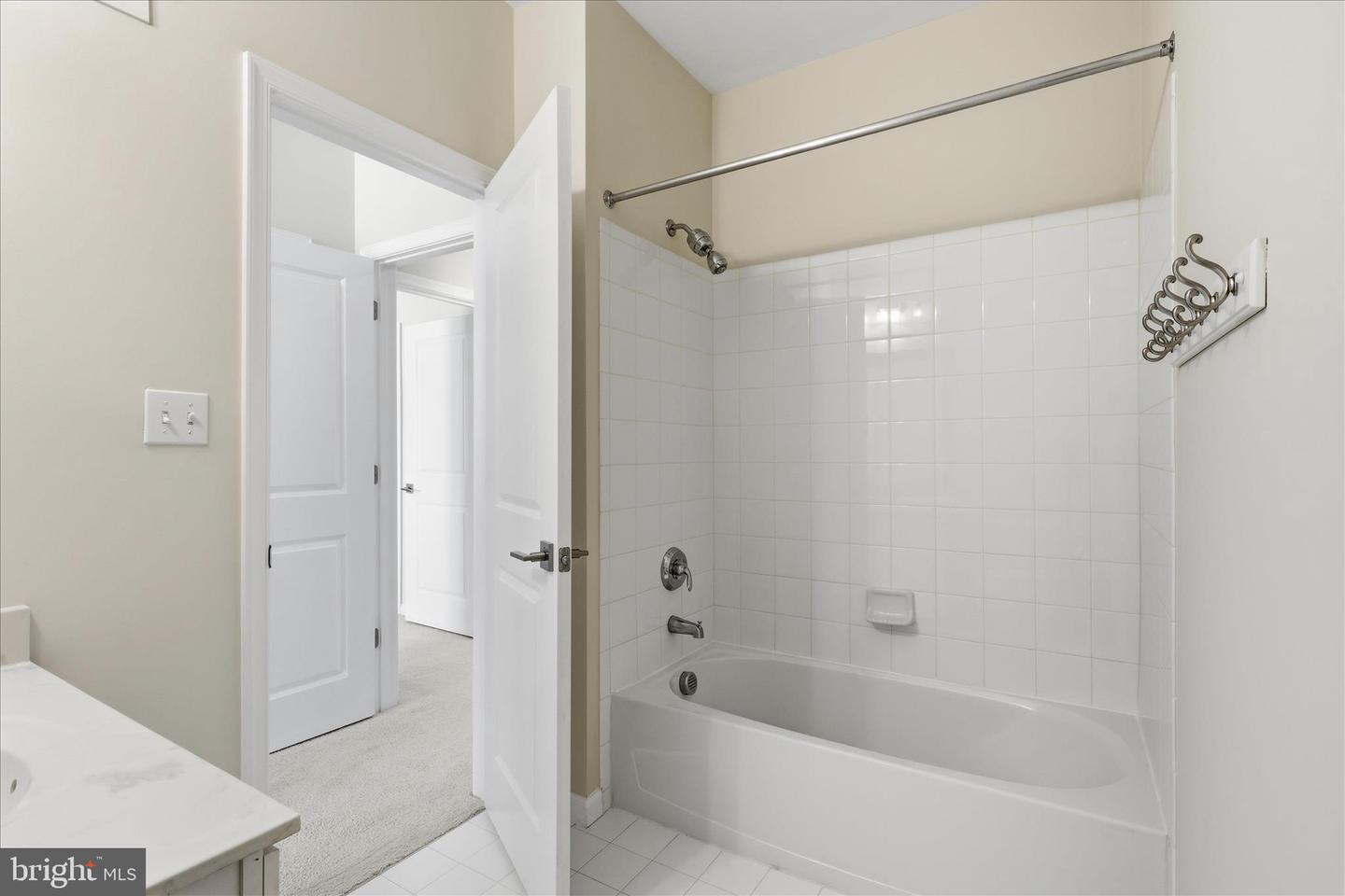 43047 STUARTS GLEN TER #106, ASHBURN, Virginia 20148, 3 Bedrooms Bedrooms, ,2 BathroomsBathrooms,Residential,For sale,43047 STUARTS GLEN TER #106,VALO2114846 MLS # VALO2114846