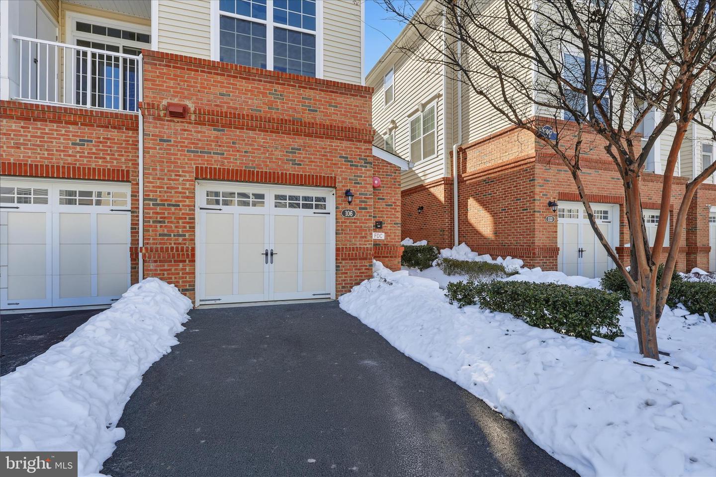 43047 STUARTS GLEN TER #106, ASHBURN, Virginia 20148, 3 Bedrooms Bedrooms, ,2 BathroomsBathrooms,Residential,For sale,43047 STUARTS GLEN TER #106,VALO2114846 MLS # VALO2114846