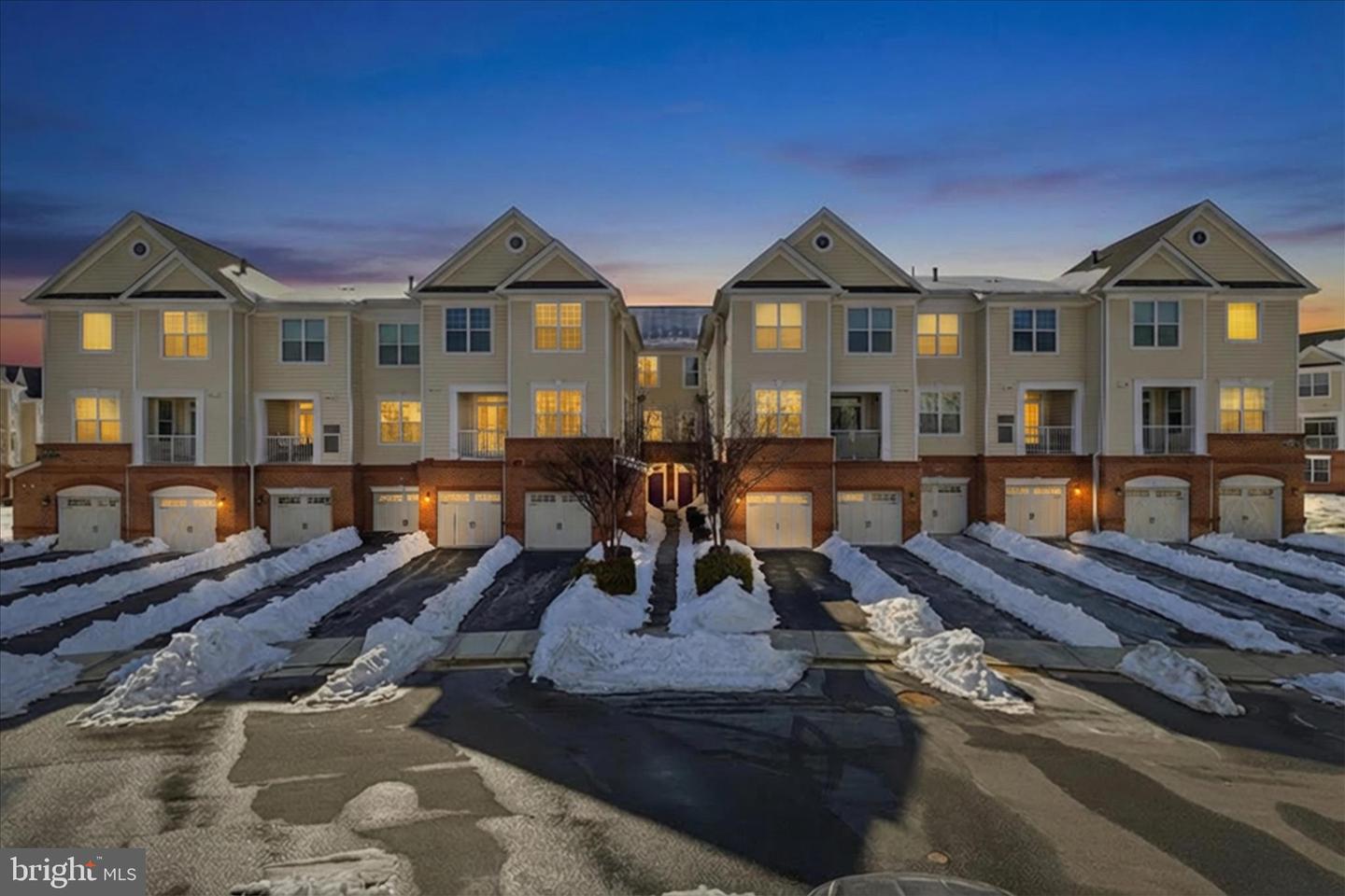 43047 STUARTS GLEN TER #106, ASHBURN, Virginia 20148, 3 Bedrooms Bedrooms, ,2 BathroomsBathrooms,Residential,For sale,43047 STUARTS GLEN TER #106,VALO2114846 MLS # VALO2114846