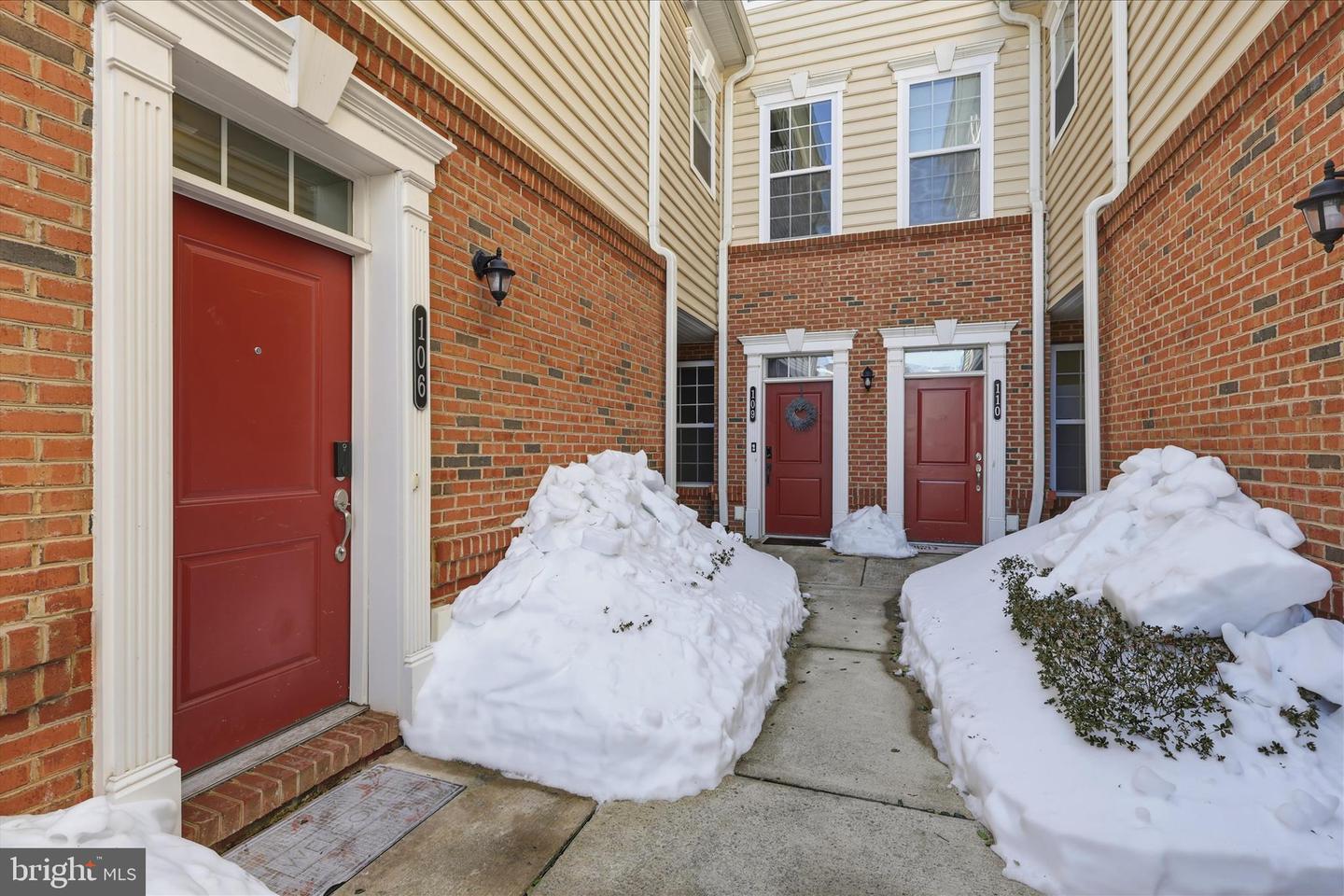 43047 STUARTS GLEN TER #106, ASHBURN, Virginia 20148, 3 Bedrooms Bedrooms, ,2 BathroomsBathrooms,Residential,For sale,43047 STUARTS GLEN TER #106,VALO2114846 MLS # VALO2114846