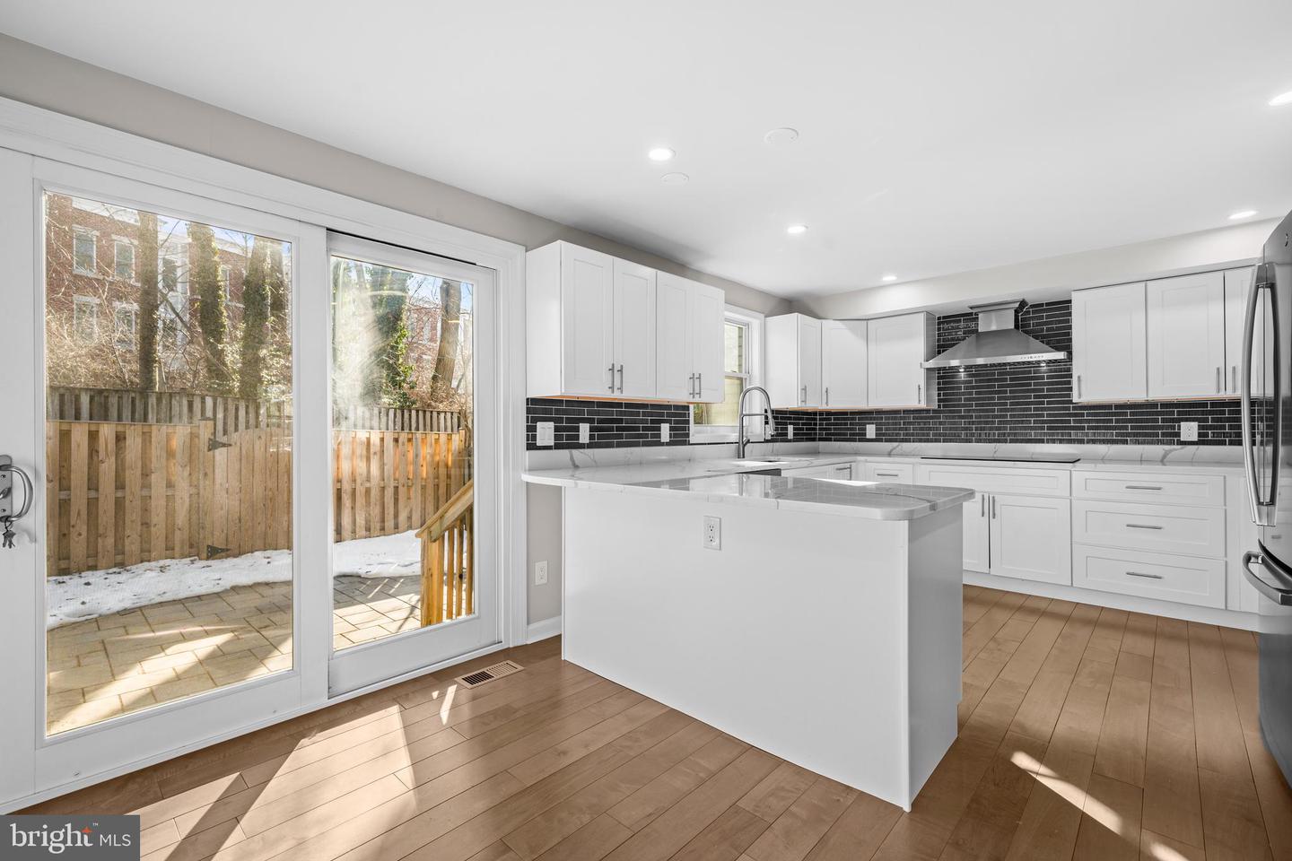 7941 TYSON OAKS CIR, VIENNA, Virginia 22182, 3 Bedrooms Bedrooms, ,3 BathroomsBathrooms,Residential,For sale,7941 TYSON OAKS CIR,VAFX2288038 MLS # VAFX2288038