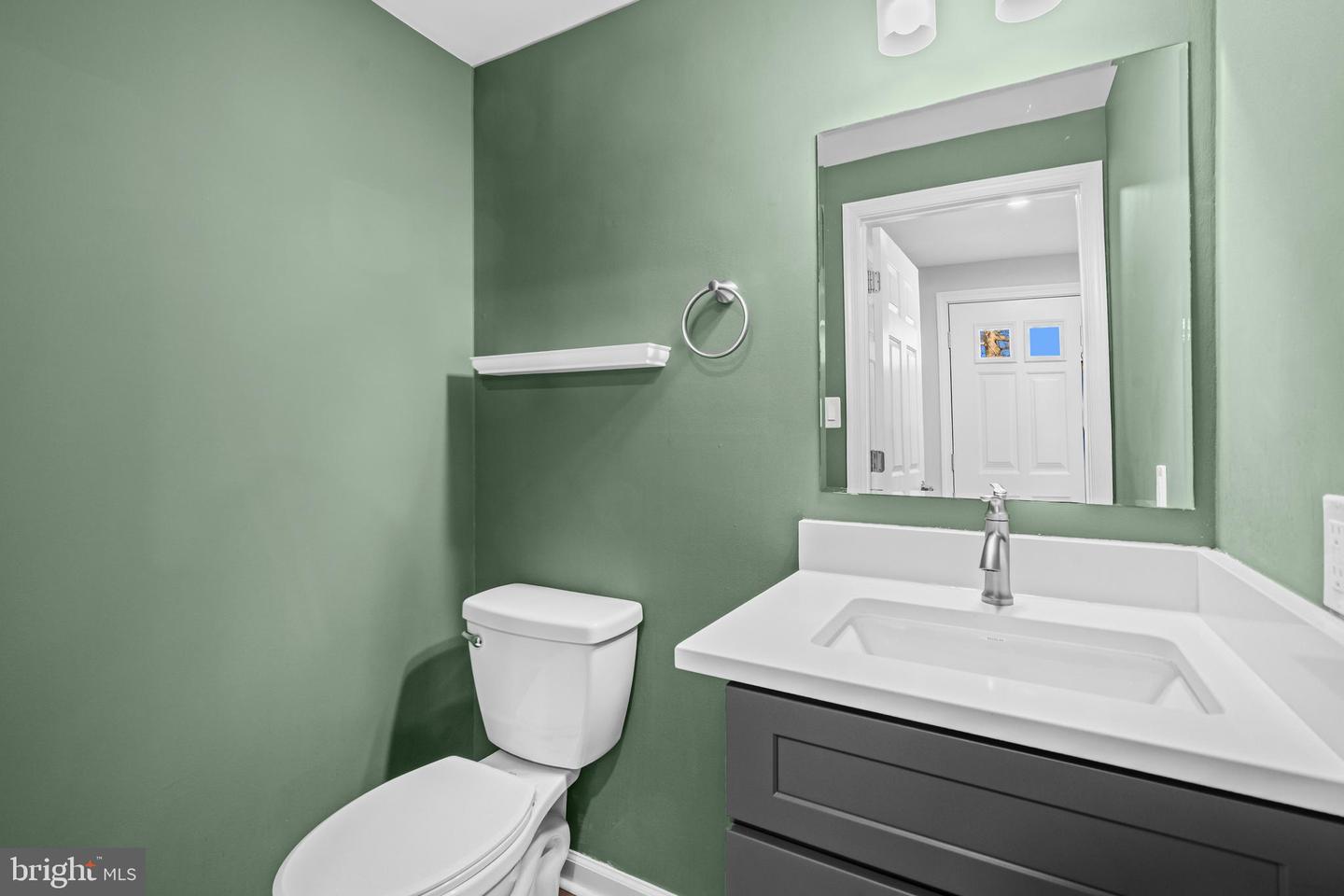 7941 TYSON OAKS CIR, VIENNA, Virginia 22182, 3 Bedrooms Bedrooms, ,3 BathroomsBathrooms,Residential,For sale,7941 TYSON OAKS CIR,VAFX2288038 MLS # VAFX2288038