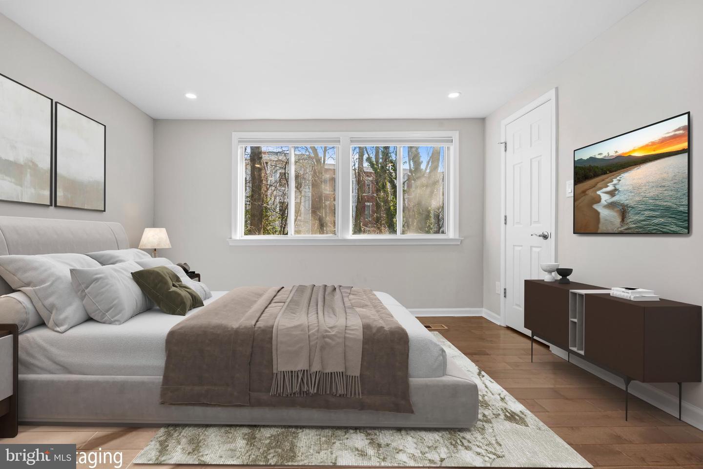 7941 TYSON OAKS CIR, VIENNA, Virginia 22182, 3 Bedrooms Bedrooms, ,3 BathroomsBathrooms,Residential,For sale,7941 TYSON OAKS CIR,VAFX2288038 MLS # VAFX2288038