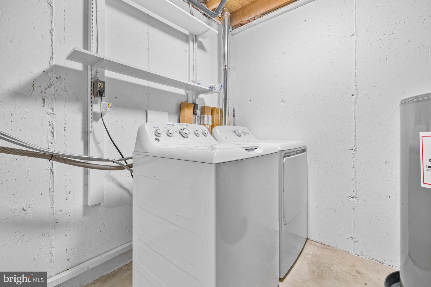 7941 TYSON OAKS CIR, VIENNA, Virginia 22182, 3 Bedrooms Bedrooms, ,3 BathroomsBathrooms,Residential,For sale,7941 TYSON OAKS CIR,VAFX2288038 MLS # VAFX2288038