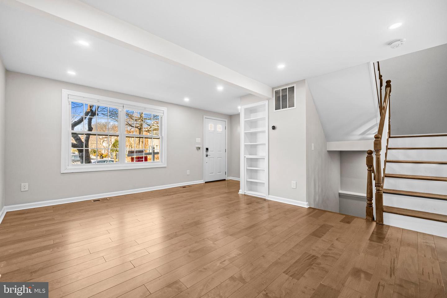 7941 TYSON OAKS CIR, VIENNA, Virginia 22182, 3 Bedrooms Bedrooms, ,3 BathroomsBathrooms,Residential,For sale,7941 TYSON OAKS CIR,VAFX2288038 MLS # VAFX2288038