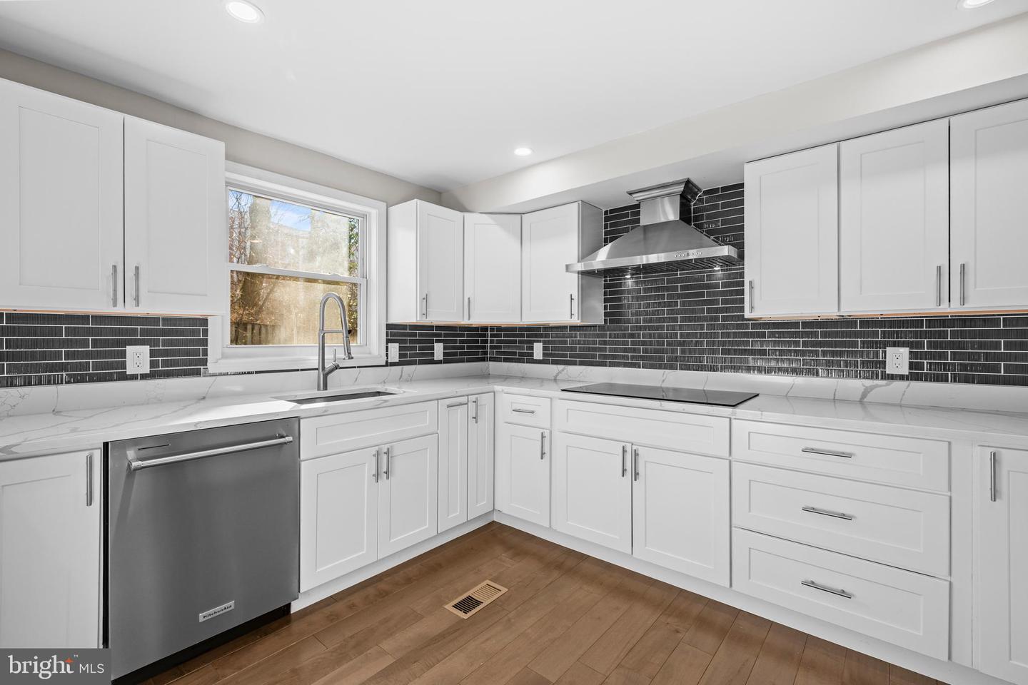 7941 TYSON OAKS CIR, VIENNA, Virginia 22182, 3 Bedrooms Bedrooms, ,3 BathroomsBathrooms,Residential,For sale,7941 TYSON OAKS CIR,VAFX2288038 MLS # VAFX2288038