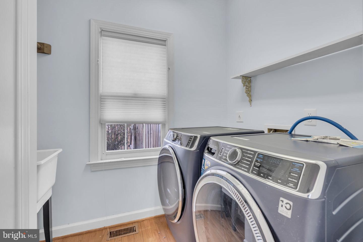 9315 HALLSTON CT, FAIRFAX STATION, Virginia 22039, 5 Bedrooms Bedrooms, 1 Room Rooms,4 BathroomsBathrooms,Residential,For sale,9315 HALLSTON CT,VAFX2288368 MLS # VAFX2288368