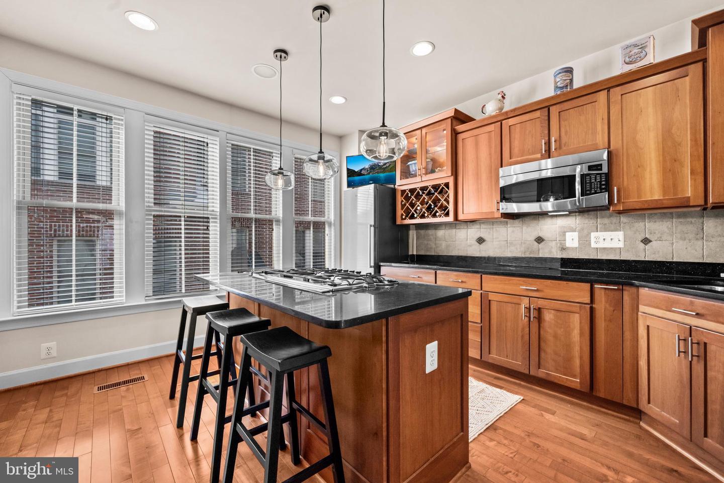 2613 S KENMORE CT, ARLINGTON, Virginia 22206, 3 Bedrooms Bedrooms, 11 Rooms Rooms,3 BathroomsBathrooms,Residential,For sale,2613 S KENMORE CT,VAAR2068444 MLS # VAAR2068444