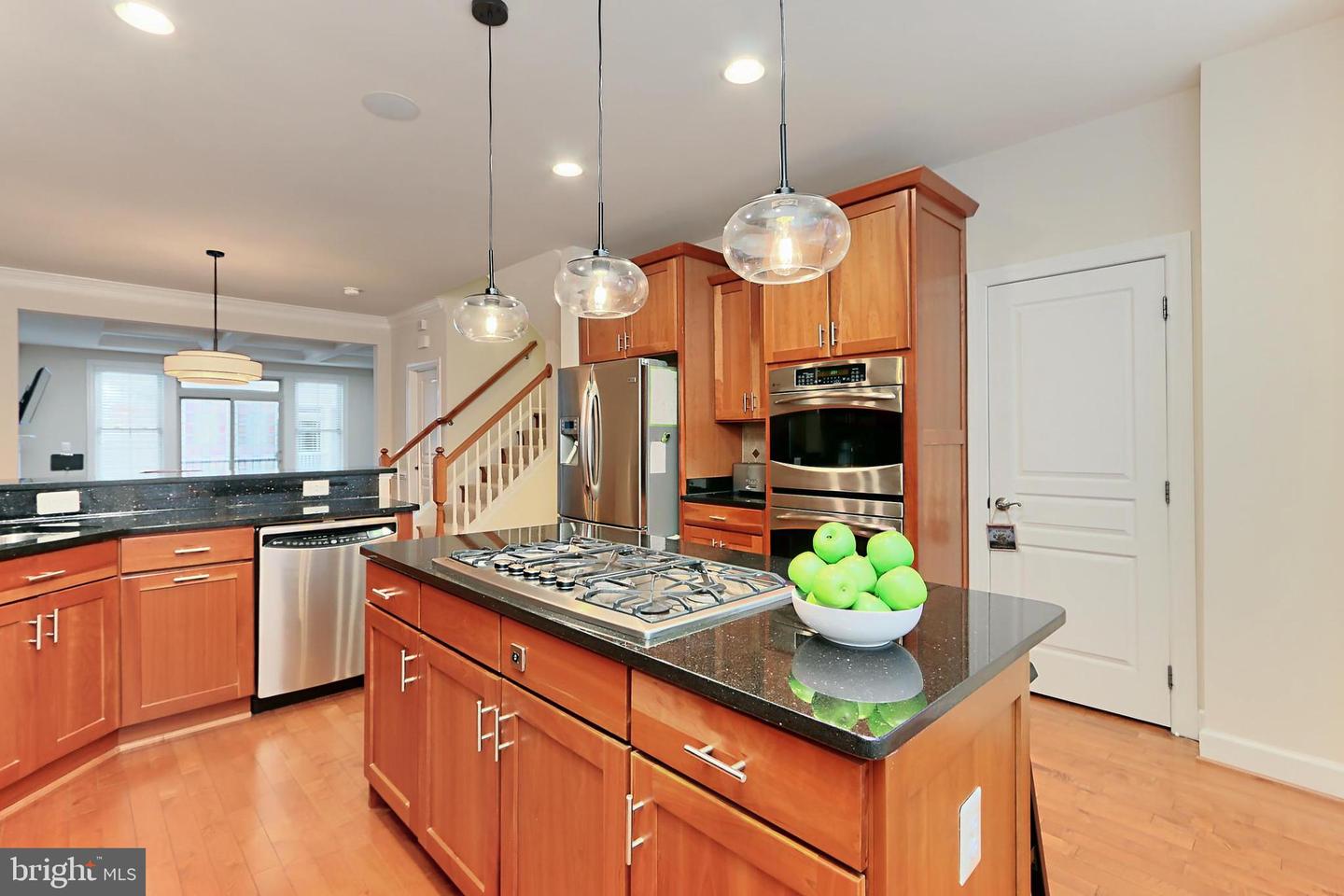 2613 S KENMORE CT, ARLINGTON, Virginia 22206, 3 Bedrooms Bedrooms, 11 Rooms Rooms,3 BathroomsBathrooms,Residential,For sale,2613 S KENMORE CT,VAAR2068444 MLS # VAAR2068444