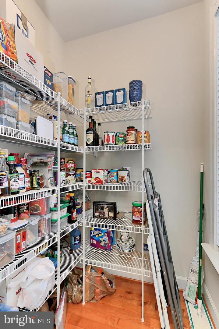 2613 S KENMORE CT, ARLINGTON, Virginia 22206, 3 Bedrooms Bedrooms, 11 Rooms Rooms,3 BathroomsBathrooms,Residential,For sale,2613 S KENMORE CT,VAAR2068444 MLS # VAAR2068444