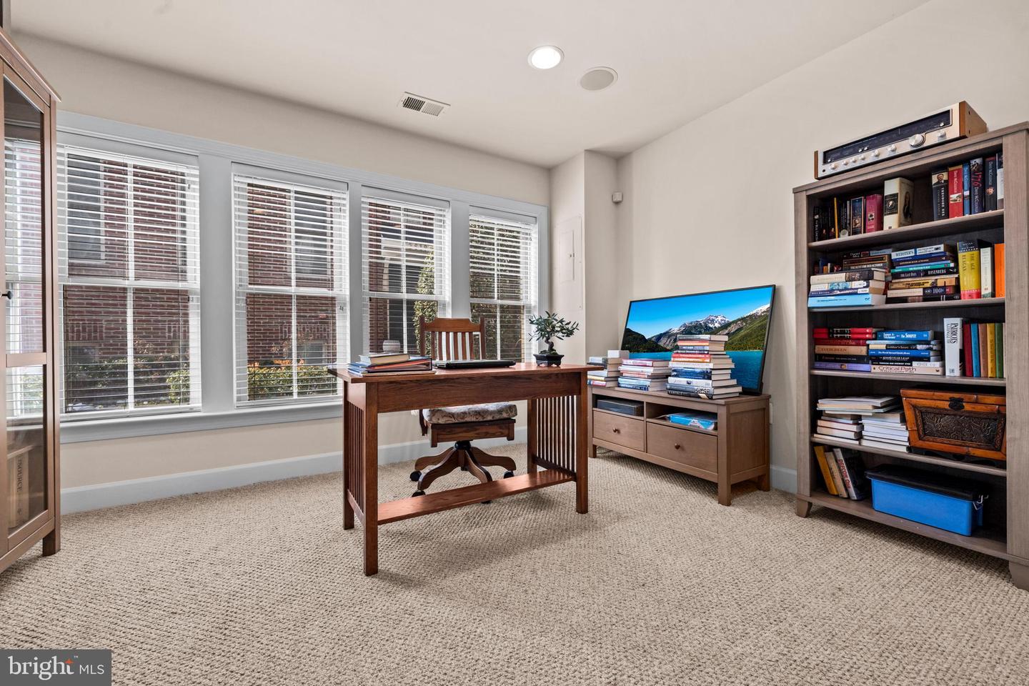 2613 S KENMORE CT, ARLINGTON, Virginia 22206, 3 Bedrooms Bedrooms, 11 Rooms Rooms,3 BathroomsBathrooms,Residential,For sale,2613 S KENMORE CT,VAAR2068444 MLS # VAAR2068444