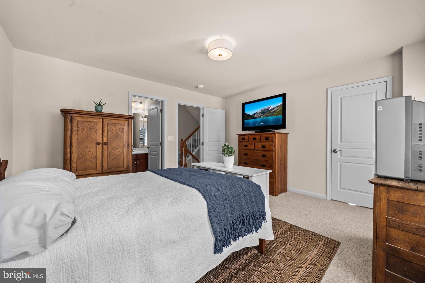 2613 S KENMORE CT, ARLINGTON, Virginia 22206, 3 Bedrooms Bedrooms, 11 Rooms Rooms,3 BathroomsBathrooms,Residential,For sale,2613 S KENMORE CT,VAAR2068444 MLS # VAAR2068444