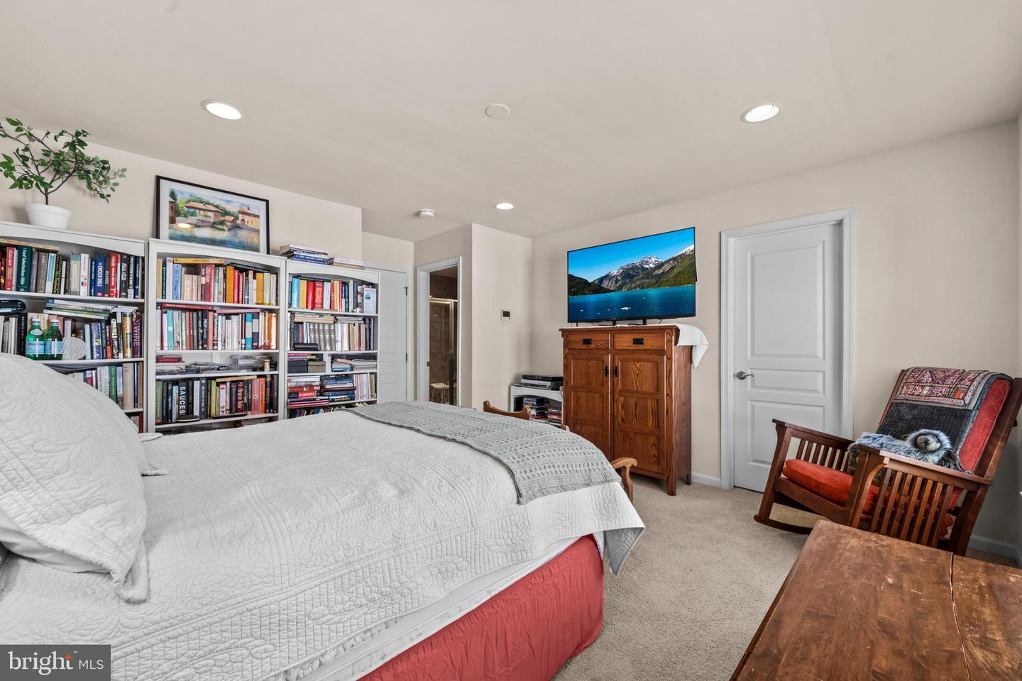 2613 S KENMORE CT, ARLINGTON, Virginia 22206, 3 Bedrooms Bedrooms, 11 Rooms Rooms,3 BathroomsBathrooms,Residential,For sale,2613 S KENMORE CT,VAAR2068444 MLS # VAAR2068444