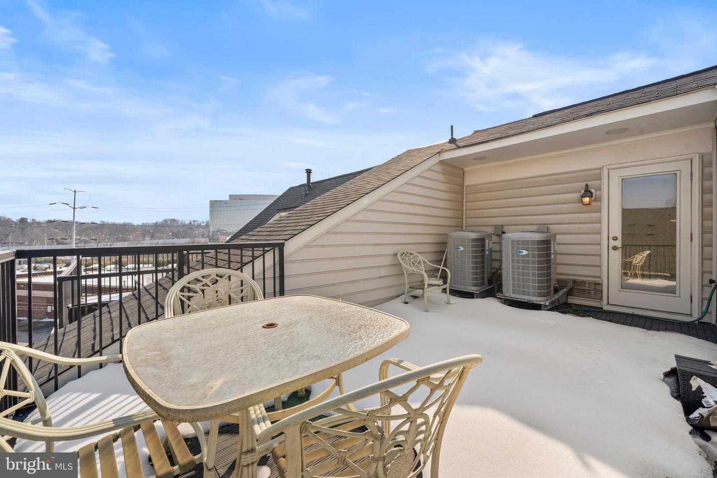 2613 S KENMORE CT, ARLINGTON, Virginia 22206, 3 Bedrooms Bedrooms, 11 Rooms Rooms,3 BathroomsBathrooms,Residential,For sale,2613 S KENMORE CT,VAAR2068444 MLS # VAAR2068444