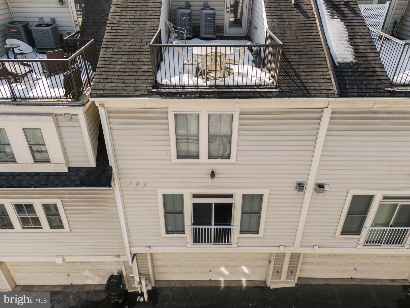 2613 S KENMORE CT, ARLINGTON, Virginia 22206, 3 Bedrooms Bedrooms, 11 Rooms Rooms,3 BathroomsBathrooms,Residential,For sale,2613 S KENMORE CT,VAAR2068444 MLS # VAAR2068444