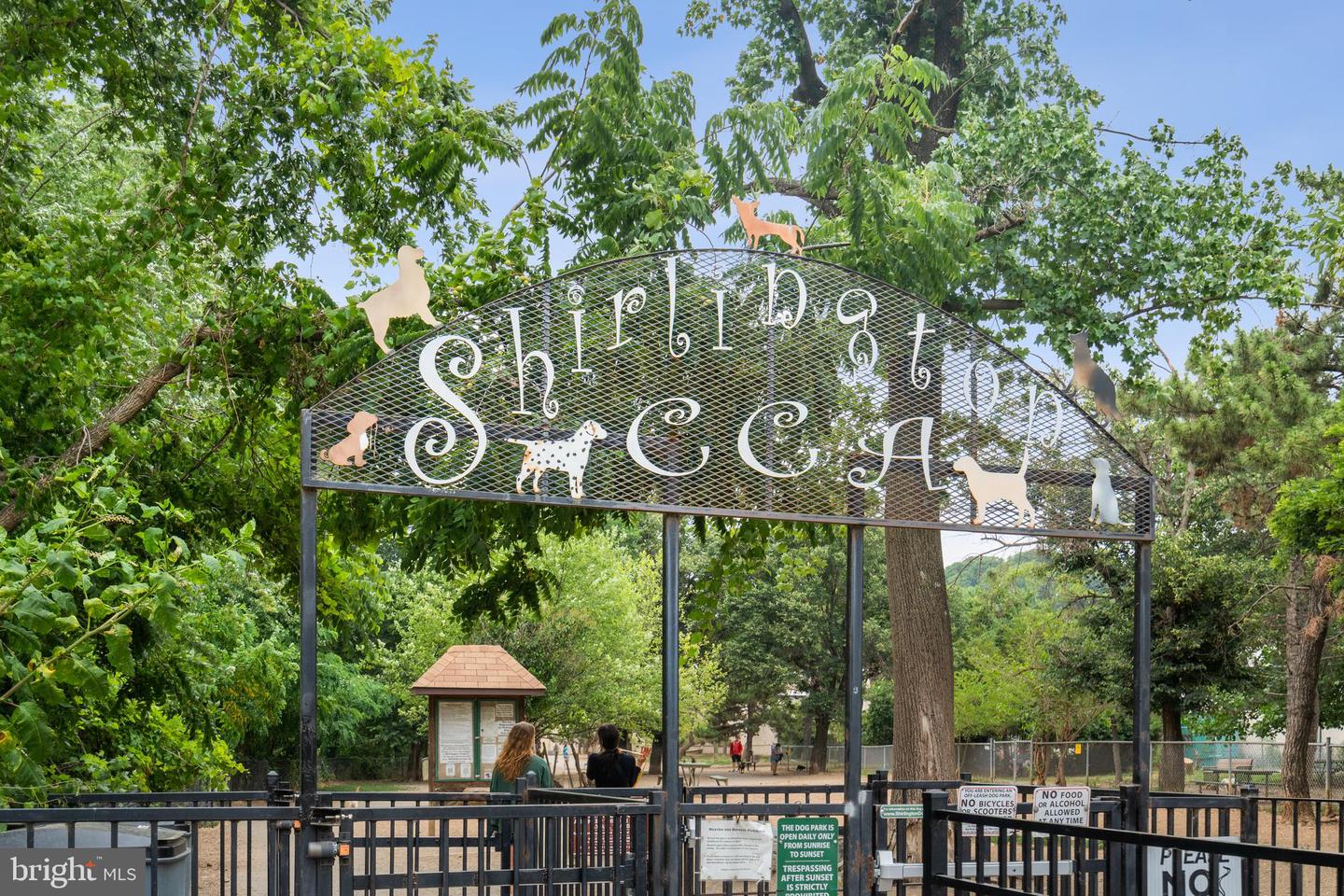 2613 S KENMORE CT, ARLINGTON, Virginia 22206, 3 Bedrooms Bedrooms, 11 Rooms Rooms,3 BathroomsBathrooms,Residential,For sale,2613 S KENMORE CT,VAAR2068444 MLS # VAAR2068444