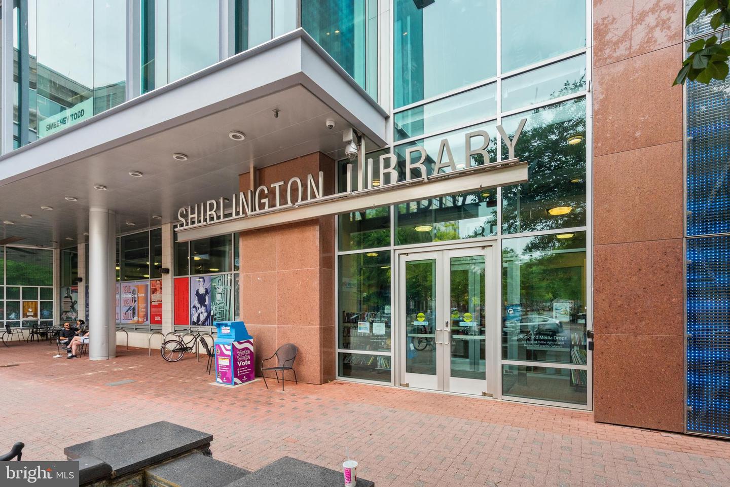 2613 S KENMORE CT, ARLINGTON, Virginia 22206, 3 Bedrooms Bedrooms, 11 Rooms Rooms,3 BathroomsBathrooms,Residential,For sale,2613 S KENMORE CT,VAAR2068444 MLS # VAAR2068444