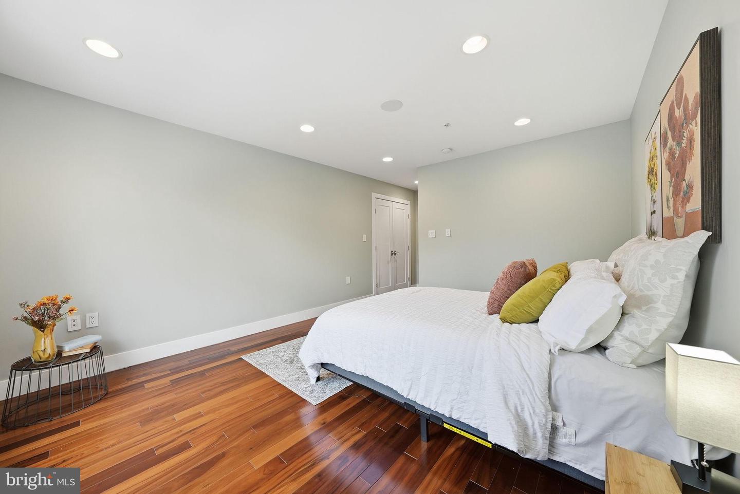 1512 F ST NE #2, WASHINGTON, District Of Columbia 20002, 3 Bedrooms Bedrooms, 9 Rooms Rooms,3 BathroomsBathrooms,Residential,For sale,1512 F ST NE #2,DCDC2244570 MLS # DCDC2244570