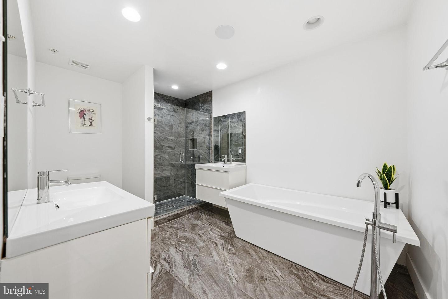 1512 F ST NE #2, WASHINGTON, District Of Columbia 20002, 3 Bedrooms Bedrooms, 9 Rooms Rooms,3 BathroomsBathrooms,Residential,For sale,1512 F ST NE #2,DCDC2244570 MLS # DCDC2244570