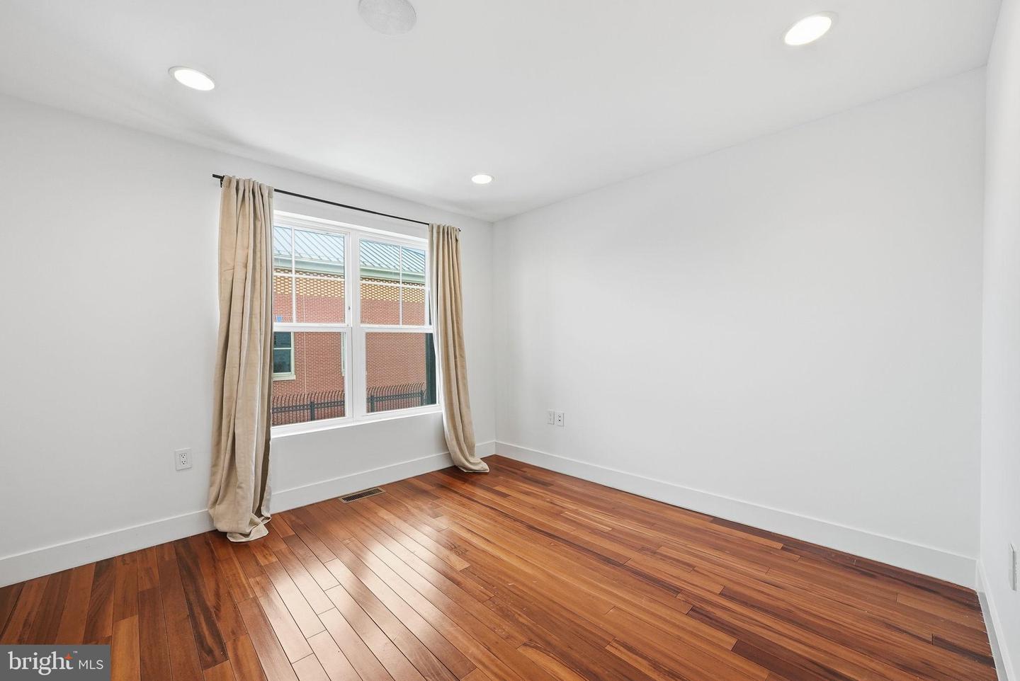 1512 F ST NE #2, WASHINGTON, District Of Columbia 20002, 3 Bedrooms Bedrooms, 9 Rooms Rooms,3 BathroomsBathrooms,Residential,For sale,1512 F ST NE #2,DCDC2244570 MLS # DCDC2244570