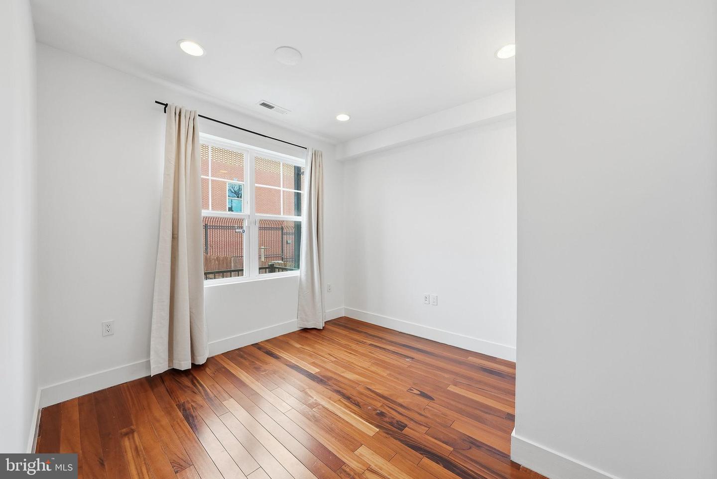 1512 F ST NE #2, WASHINGTON, District Of Columbia 20002, 3 Bedrooms Bedrooms, 9 Rooms Rooms,3 BathroomsBathrooms,Residential,For sale,1512 F ST NE #2,DCDC2244570 MLS # DCDC2244570