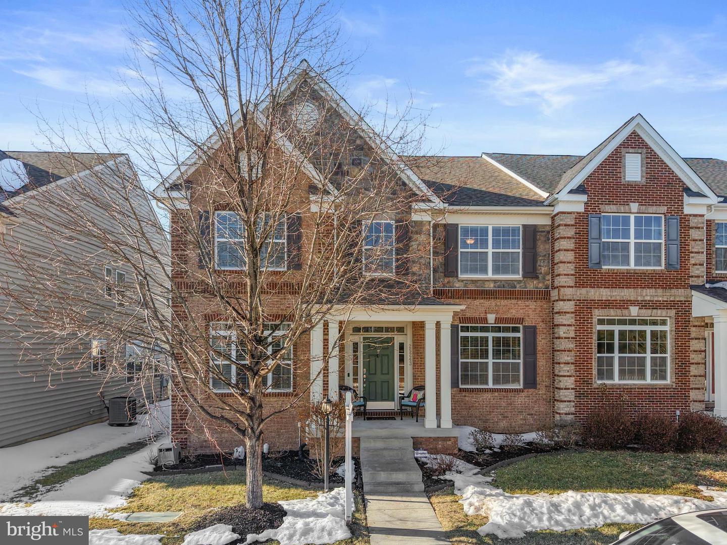 25243 BARLEY GRASS SQ, ALDIE, Virginia 20105, 5 Bedrooms Bedrooms, ,3 BathroomsBathrooms,Residential,For sale,25243 BARLEY GRASS SQ,VALO2115266 MLS # VALO2115266