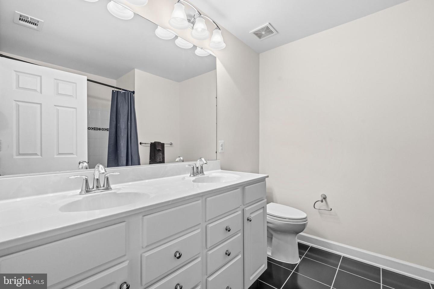 25243 BARLEY GRASS SQ, ALDIE, Virginia 20105, 5 Bedrooms Bedrooms, ,3 BathroomsBathrooms,Residential,For sale,25243 BARLEY GRASS SQ,VALO2115266 MLS # VALO2115266