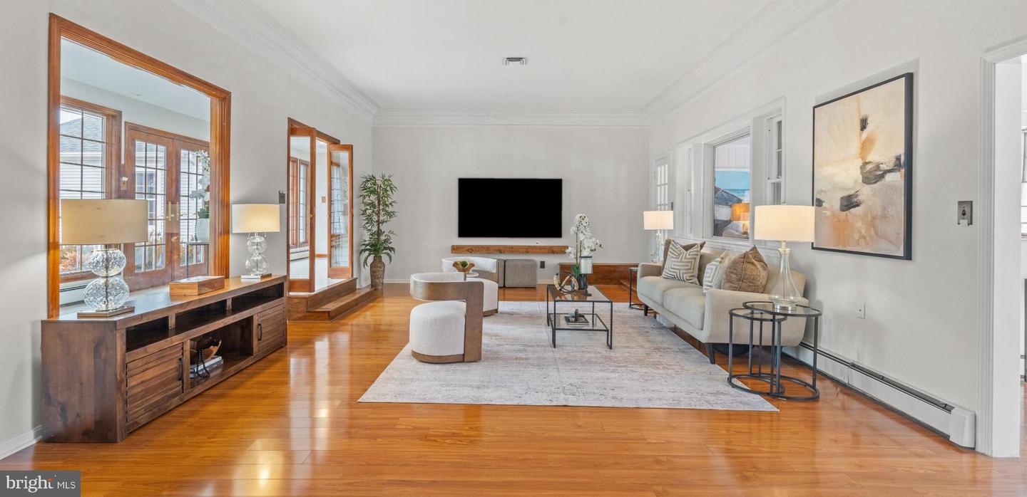 6336 OAK RIDGE DR, ALEXANDRIA, Virginia 22312, 3 Bedrooms Bedrooms, 12 Rooms Rooms,2 BathroomsBathrooms,Residential,For sale,6336 OAK RIDGE DR,VAFX2289350 MLS # VAFX2289350