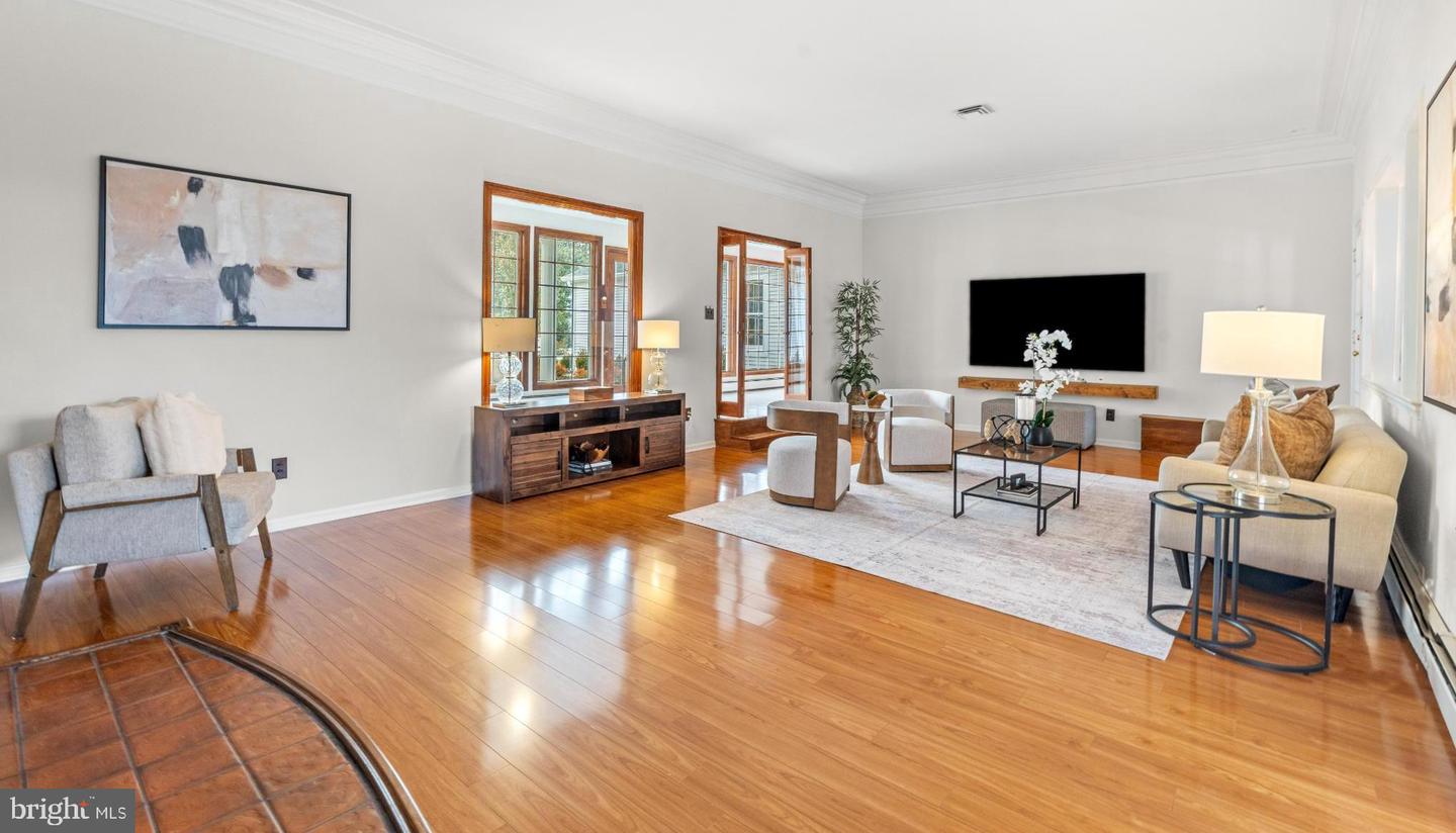 6336 OAK RIDGE DR, ALEXANDRIA, Virginia 22312, 3 Bedrooms Bedrooms, 12 Rooms Rooms,2 BathroomsBathrooms,Residential,For sale,6336 OAK RIDGE DR,VAFX2289350 MLS # VAFX2289350