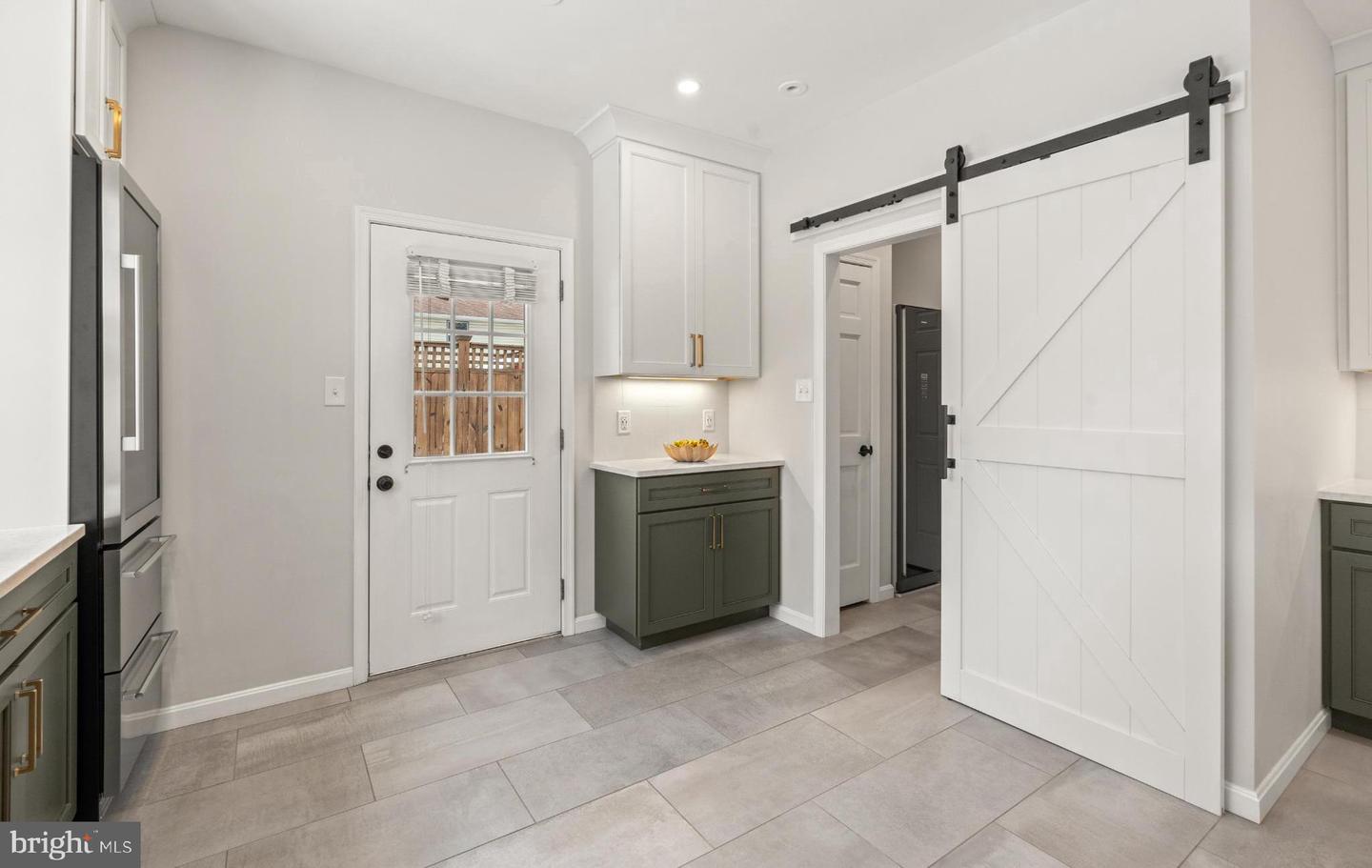 6336 OAK RIDGE DR, ALEXANDRIA, Virginia 22312, 3 Bedrooms Bedrooms, 12 Rooms Rooms,2 BathroomsBathrooms,Residential,For sale,6336 OAK RIDGE DR,VAFX2289350 MLS # VAFX2289350