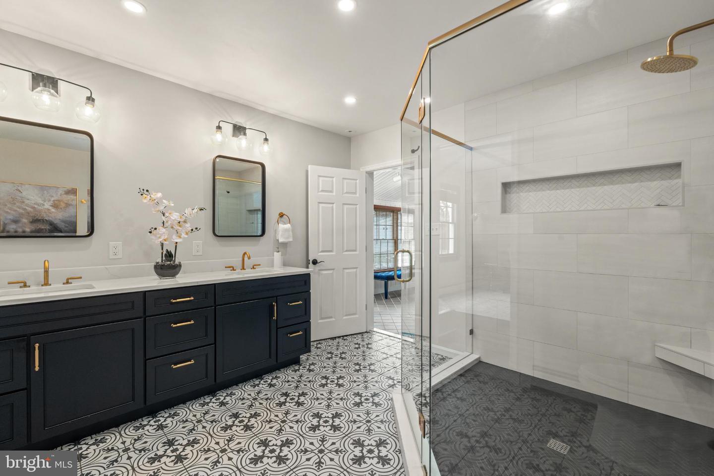 6336 OAK RIDGE DR, ALEXANDRIA, Virginia 22312, 3 Bedrooms Bedrooms, 12 Rooms Rooms,2 BathroomsBathrooms,Residential,For sale,6336 OAK RIDGE DR,VAFX2289350 MLS # VAFX2289350