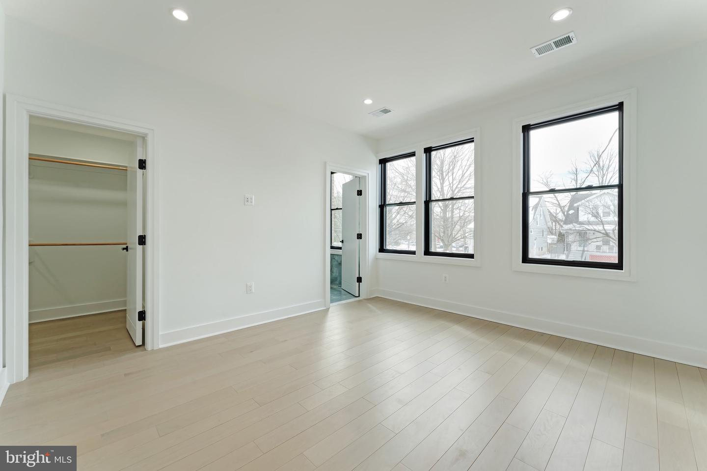 4411 1/2 ILLINOIS AVE NW, WASHINGTON, District Of Columbia 20011, 5 Bedrooms Bedrooms, ,5 BathroomsBathrooms,Residential,For sale,4411 1/2 ILLINOIS AVE NW,DCDC2245012 MLS # DCDC2245012