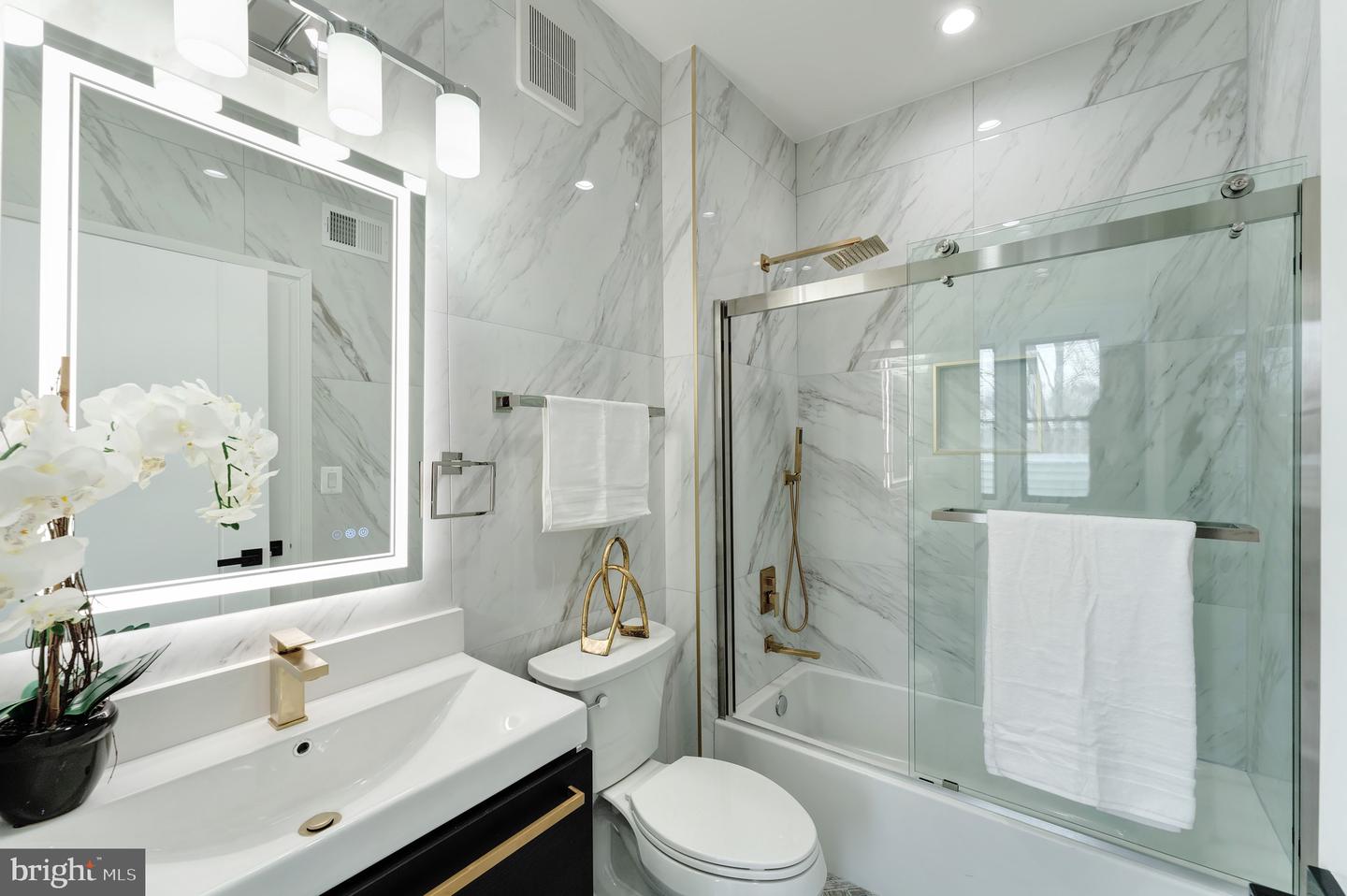 4411 1/2 ILLINOIS AVE NW, WASHINGTON, District Of Columbia 20011, 5 Bedrooms Bedrooms, ,5 BathroomsBathrooms,Residential,For sale,4411 1/2 ILLINOIS AVE NW,DCDC2245012 MLS # DCDC2245012