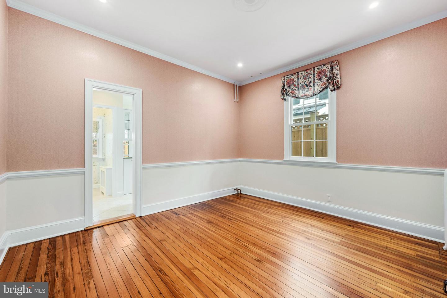 409 S LEE ST, ALEXANDRIA, Virginia 22314, 3 Bedrooms Bedrooms, ,2 BathroomsBathrooms,Residential,For sale,409 S LEE ST,VAAX2053942 MLS # VAAX2053942