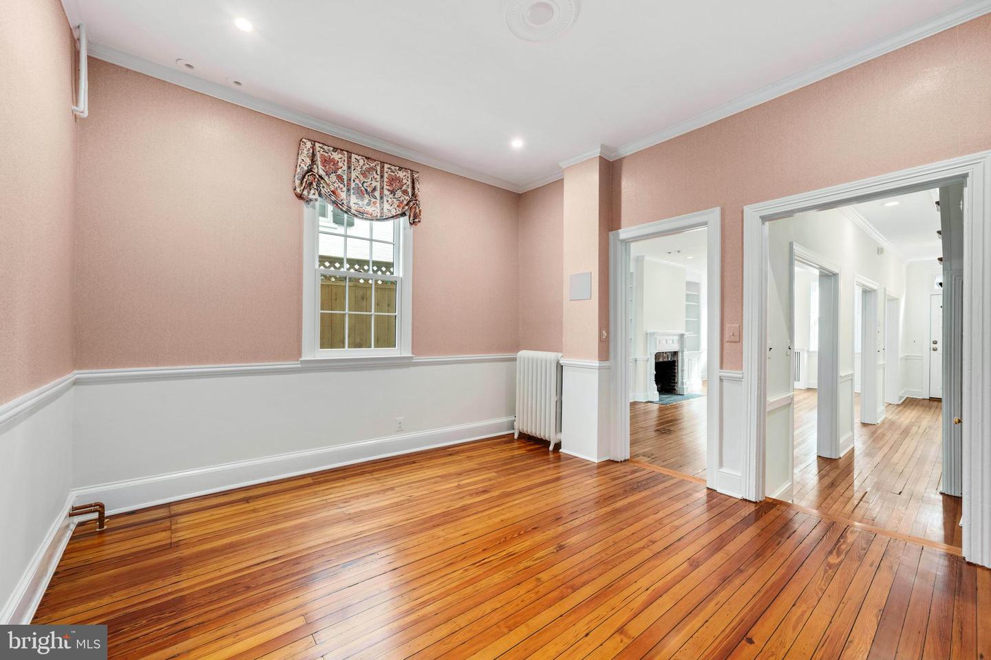 409 S LEE ST, ALEXANDRIA, Virginia 22314, 3 Bedrooms Bedrooms, ,2 BathroomsBathrooms,Residential,For sale,409 S LEE ST,VAAX2053942 MLS # VAAX2053942