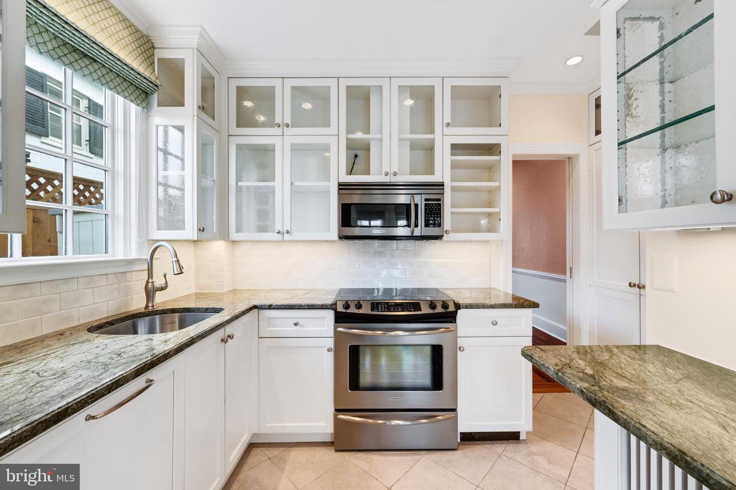 409 S LEE ST, ALEXANDRIA, Virginia 22314, 3 Bedrooms Bedrooms, ,2 BathroomsBathrooms,Residential,For sale,409 S LEE ST,VAAX2053942 MLS # VAAX2053942