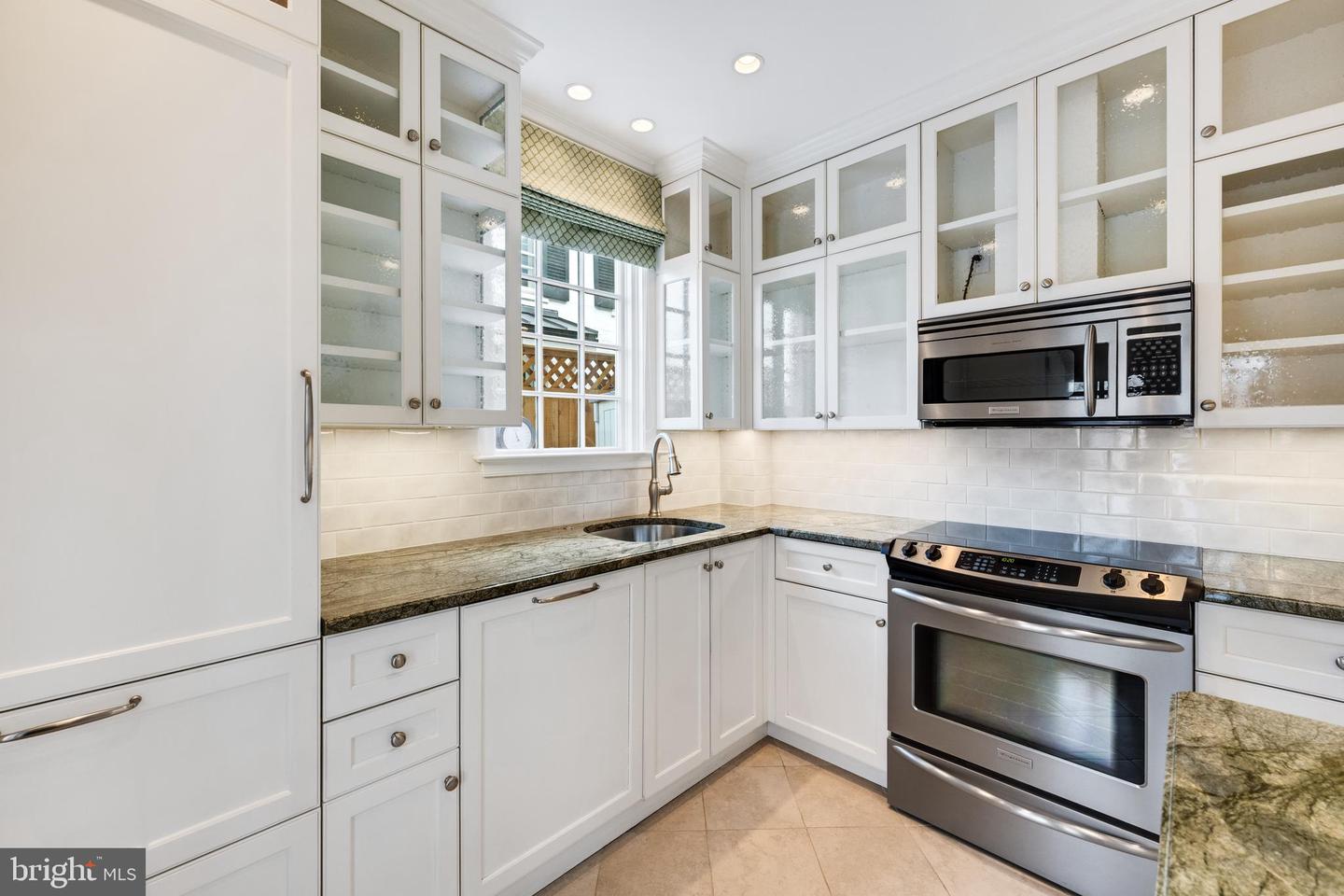 409 S LEE ST, ALEXANDRIA, Virginia 22314, 3 Bedrooms Bedrooms, ,2 BathroomsBathrooms,Residential,For sale,409 S LEE ST,VAAX2053942 MLS # VAAX2053942