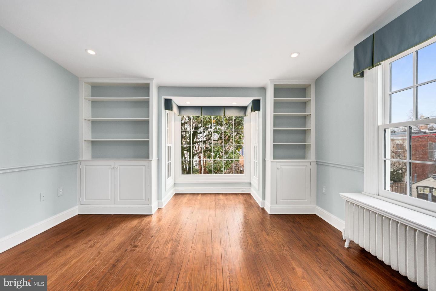 409 S LEE ST, ALEXANDRIA, Virginia 22314, 3 Bedrooms Bedrooms, ,2 BathroomsBathrooms,Residential,For sale,409 S LEE ST,VAAX2053942 MLS # VAAX2053942