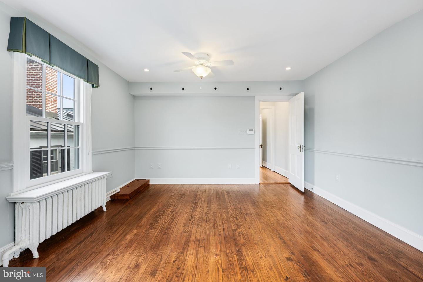 409 S LEE ST, ALEXANDRIA, Virginia 22314, 3 Bedrooms Bedrooms, ,2 BathroomsBathrooms,Residential,For sale,409 S LEE ST,VAAX2053942 MLS # VAAX2053942