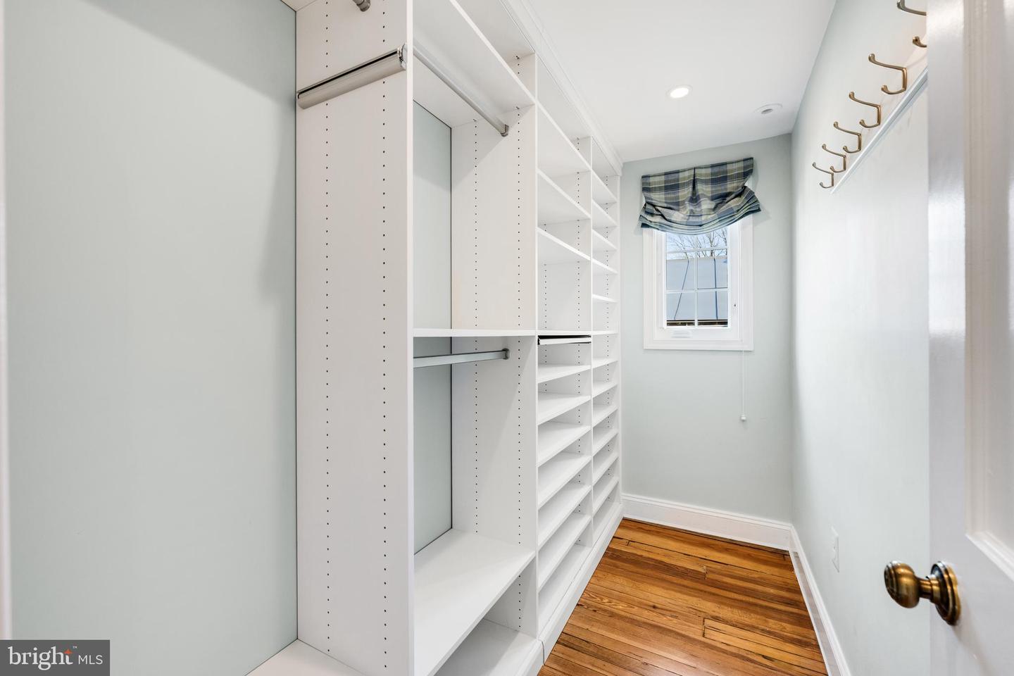 409 S LEE ST, ALEXANDRIA, Virginia 22314, 3 Bedrooms Bedrooms, ,2 BathroomsBathrooms,Residential,For sale,409 S LEE ST,VAAX2053942 MLS # VAAX2053942