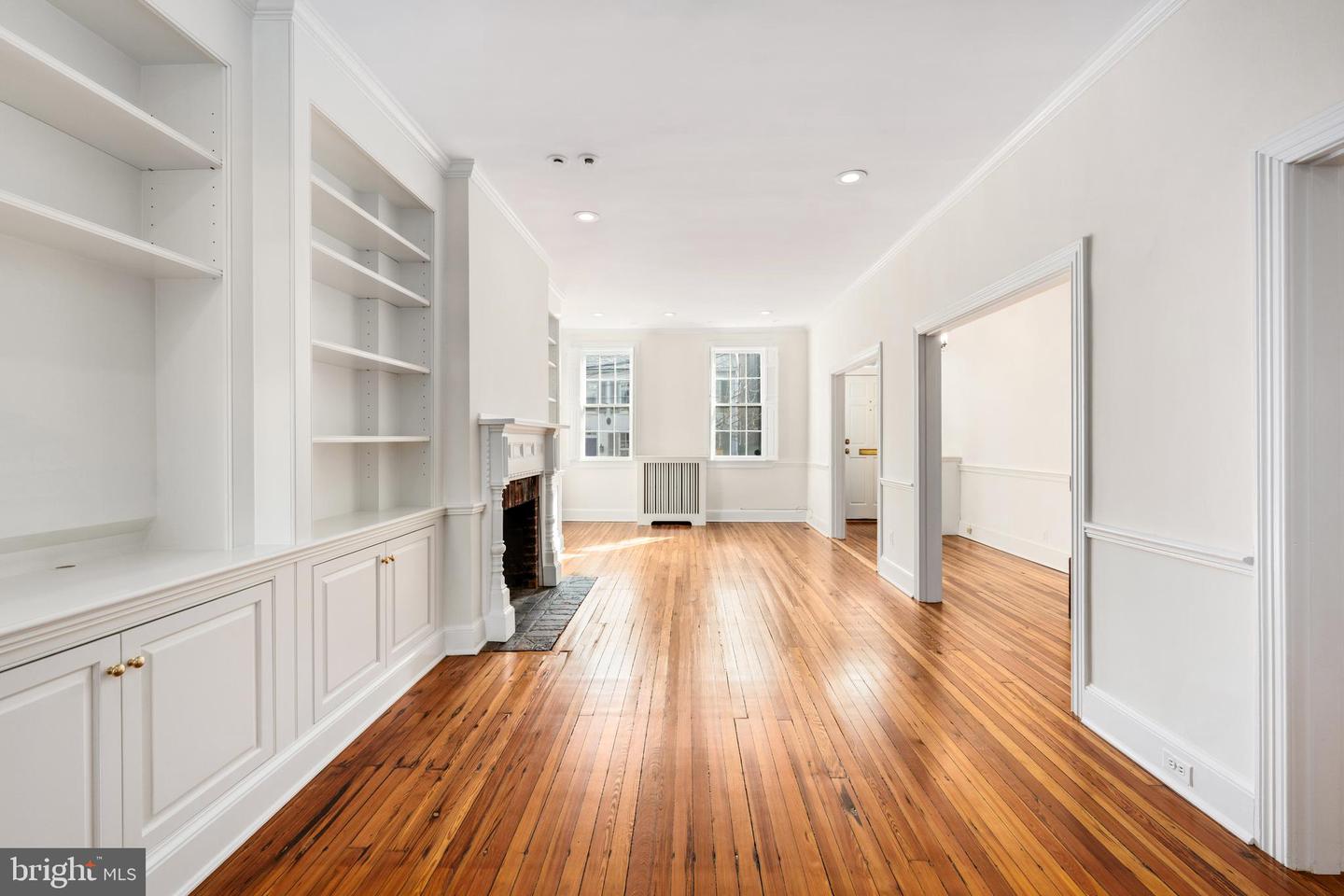 409 S LEE ST, ALEXANDRIA, Virginia 22314, 3 Bedrooms Bedrooms, ,2 BathroomsBathrooms,Residential,For sale,409 S LEE ST,VAAX2053942 MLS # VAAX2053942