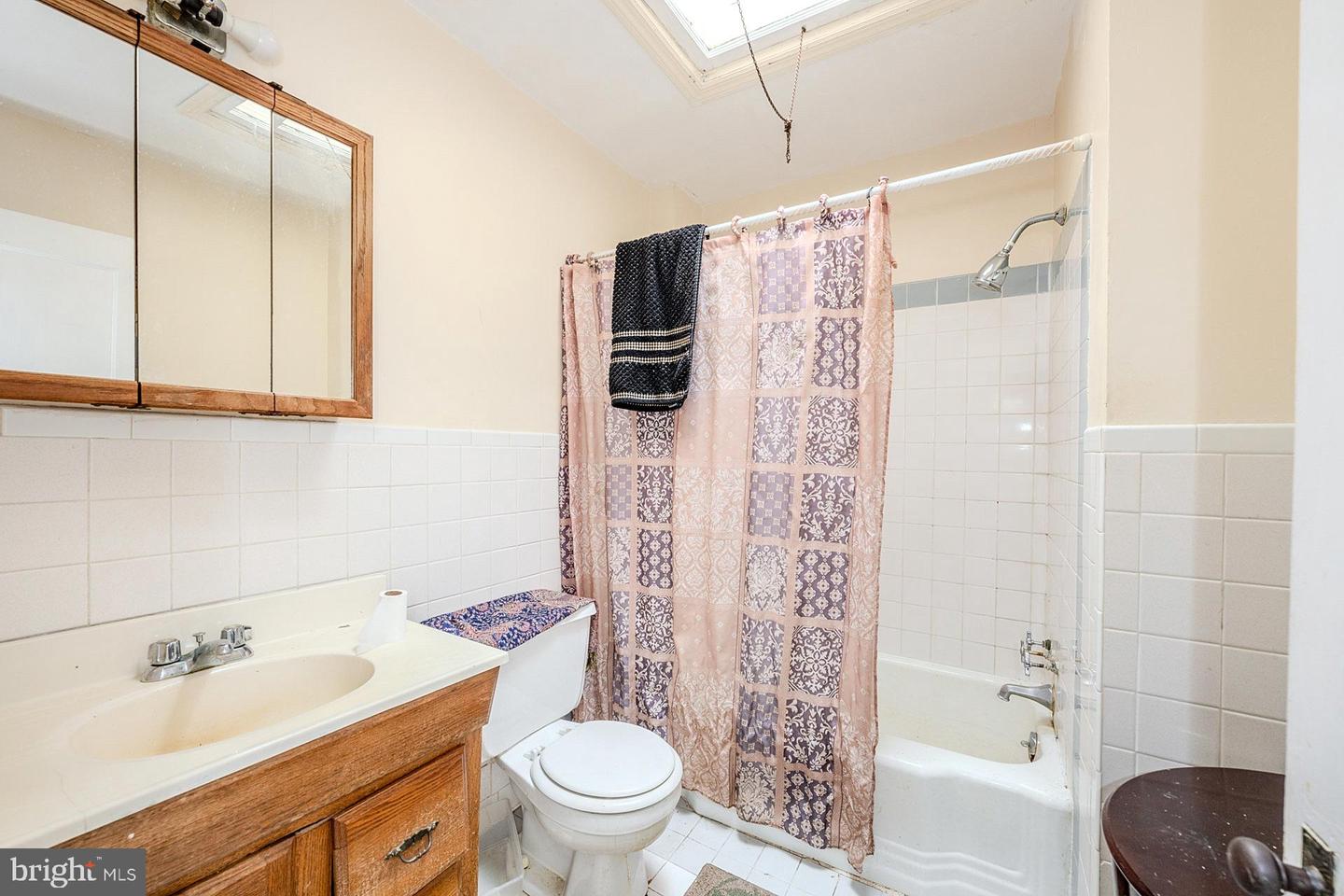 1533 NORTH CAROLINA AVE NE, WASHINGTON, District Of Columbia 20002, 3 Bedrooms Bedrooms, ,1 BathroomBathrooms,Residential,For sale,1533 NORTH CAROLINA AVE NE,DCDC2245368 MLS # DCDC2245368 1533 NORTH CAROLINA AVE NE, WASHINGTON, District Of Columbia 20002, 3 Bedrooms Bedrooms, ,1 BathroomBathrooms,Residential,For sale,1533 NORTH CAROLINA AVE NE,DCDC2245368 MLS # DCDC2245368