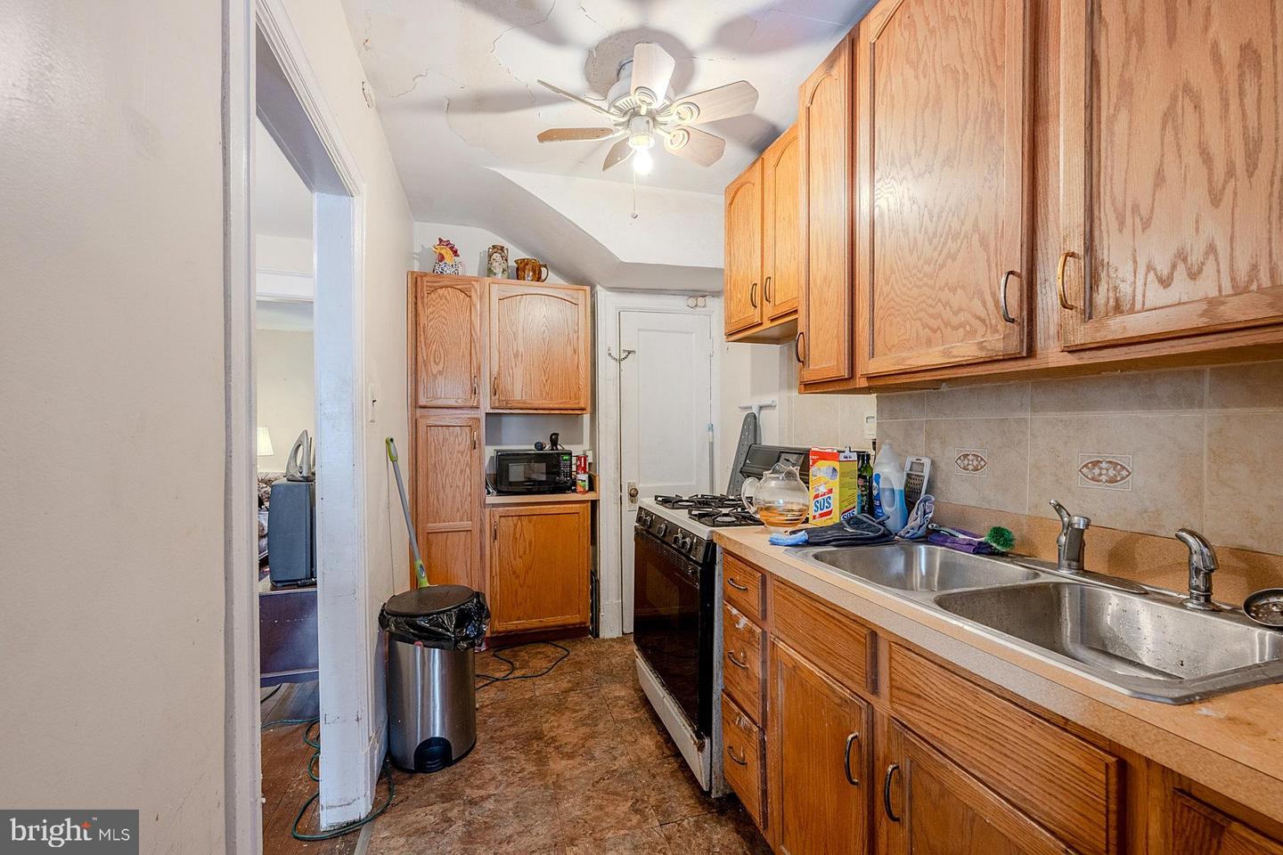 1533 NORTH CAROLINA AVE NE, WASHINGTON, District Of Columbia 20002, 3 Bedrooms Bedrooms, ,1 BathroomBathrooms,Residential,For sale,1533 NORTH CAROLINA AVE NE,DCDC2245368 MLS # DCDC2245368 1533 NORTH CAROLINA AVE NE, WASHINGTON, District Of Columbia 20002, 3 Bedrooms Bedrooms, ,1 BathroomBathrooms,Residential,For sale,1533 NORTH CAROLINA AVE NE,DCDC2245368 MLS # DCDC2245368