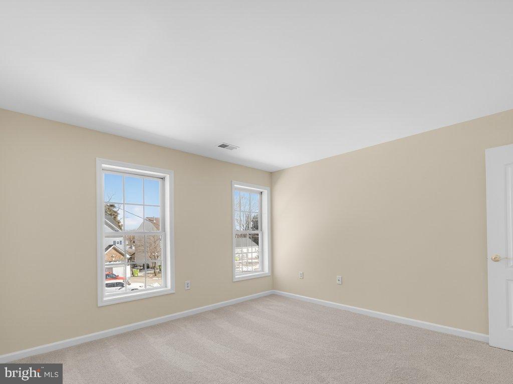 4047 WHITE HAVEN DR, DUMFRIES, Virginia 22026, 7 Bedrooms Bedrooms, 16 Rooms Rooms,4 BathroomsBathrooms,Residential,For sale,4047 WHITE HAVEN DR,VAPW2112198 MLS # VAPW2112198