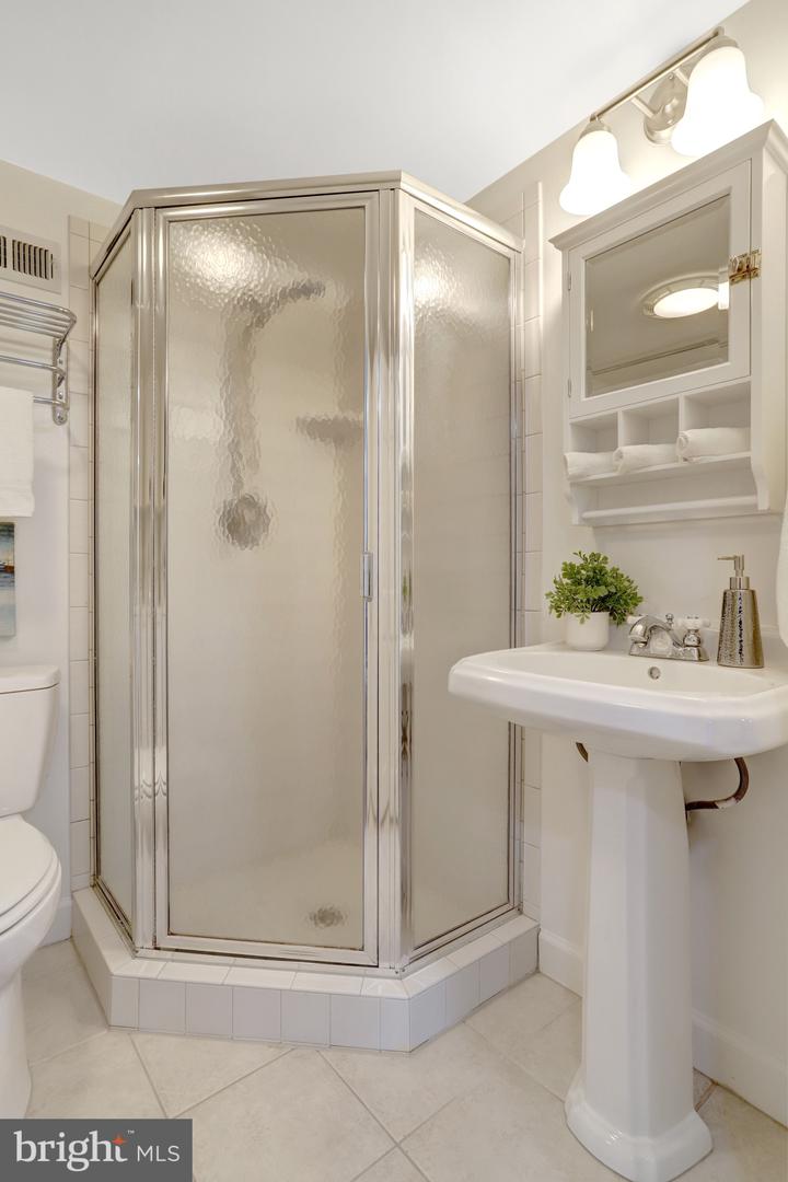 4651 36TH ST S, ARLINGTON, Virginia 22206, 3 Bedrooms Bedrooms, ,2 BathroomsBathrooms,Residential,For sale,4651 36TH ST S,VAAR2068684 MLS # VAAR2068684 4651 36TH ST S, ARLINGTON, Virginia 22206, 3 Bedrooms Bedrooms, ,2 BathroomsBathrooms,Residential,For sale,4651 36TH ST S,VAAR2068684 MLS # VAAR2068684